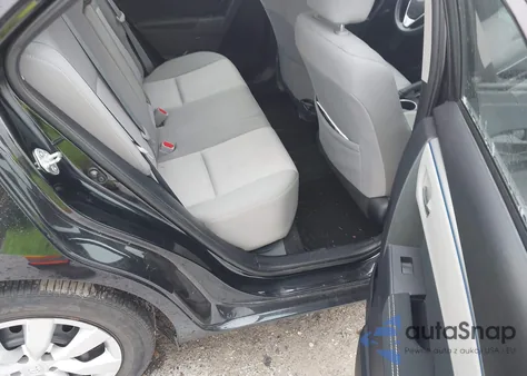 2015 Toyota Corolla Le z USA, uszkodzony, nr VIN 2T1BURHE0FC277912